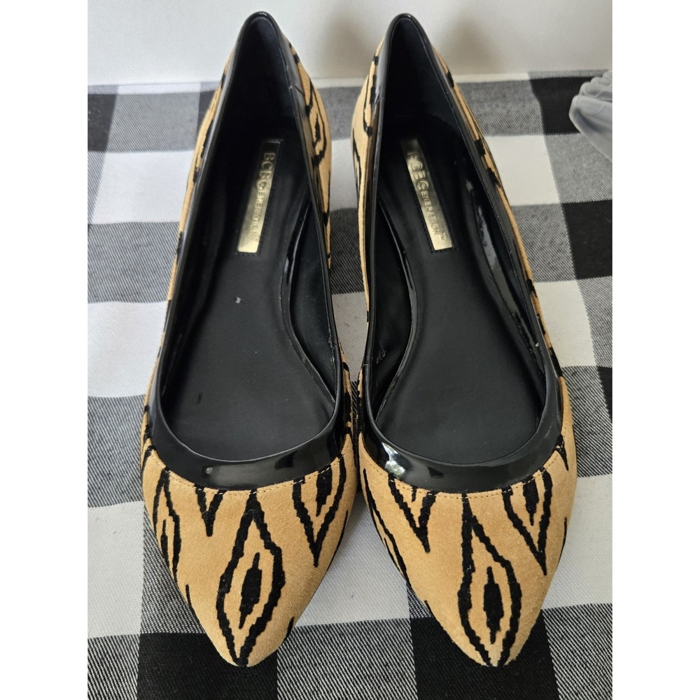 BCBG Women's Flats Black Tan Printed Point Toe Shoes Size 9B 39
